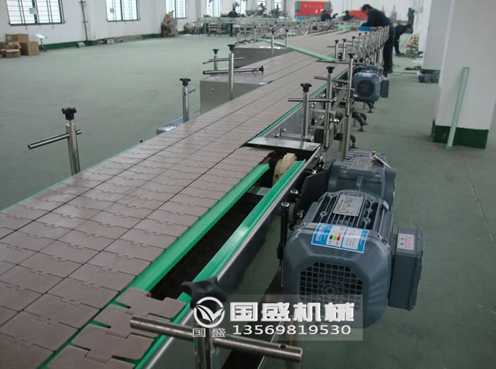 轉(zhuǎn)彎餅干冷卻鏈板輸送機