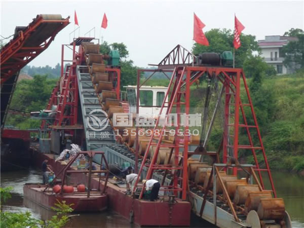 環(huán)鏈鋼斗式輸送機(jī) 環(huán)鏈鋼斗式輸送機(jī)