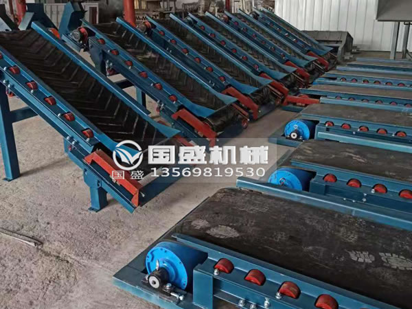 皮帶機(jī)安裝調(diào)試現(xiàn)場(chǎng) 皮帶機(jī)安裝調(diào)試現(xiàn)場(chǎng)