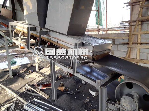 鐵礦皮帶輸送機(jī)型號(hào)及參數(shù) 鐵礦皮帶輸送機(jī)型號(hào)及參數(shù)