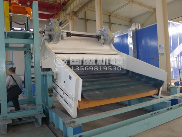 大型集中驅(qū)動(dòng)式弛張篩 大型集中驅(qū)動(dòng)式弛張篩